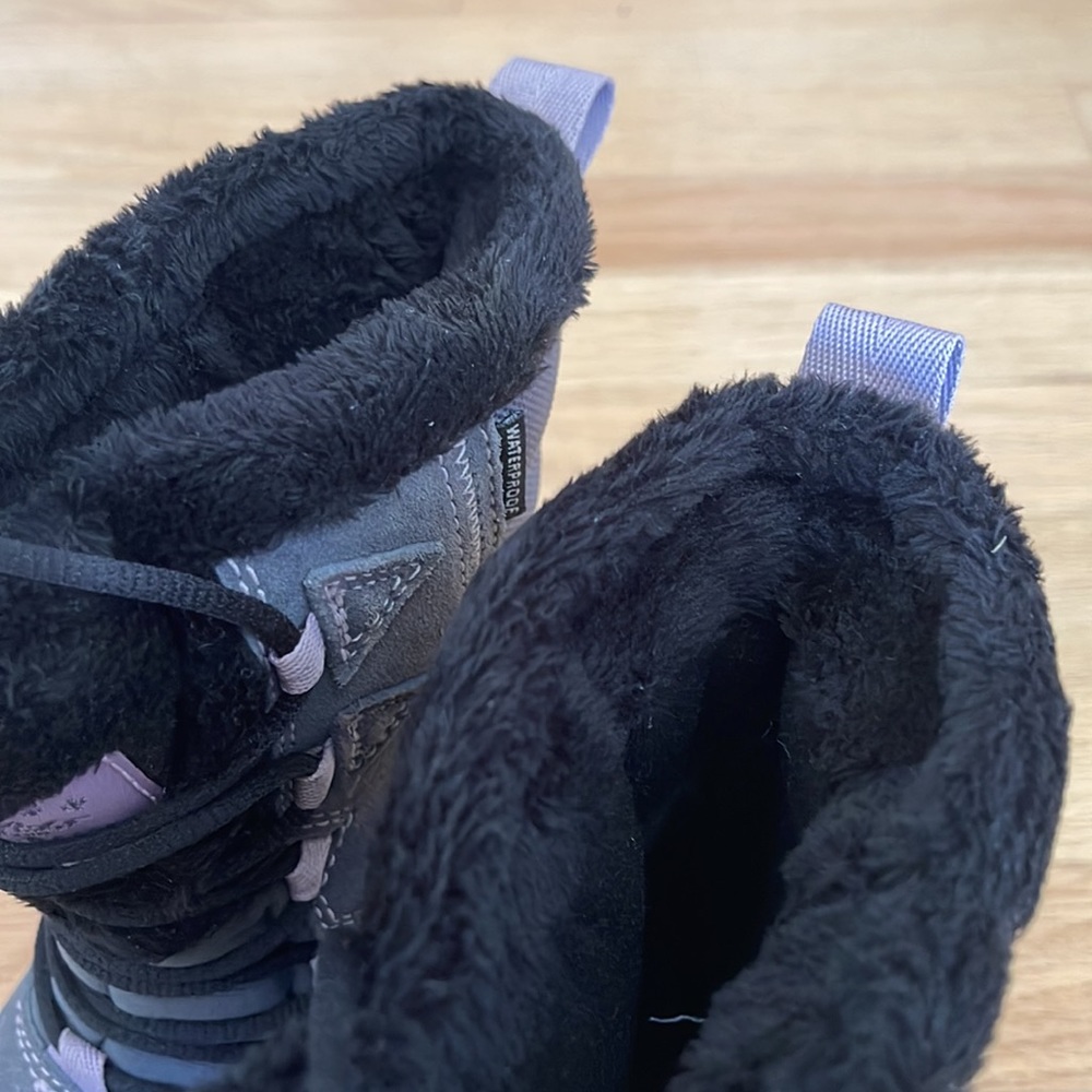 North Face weather proof boots kids size 13 - Picture 5 of 6